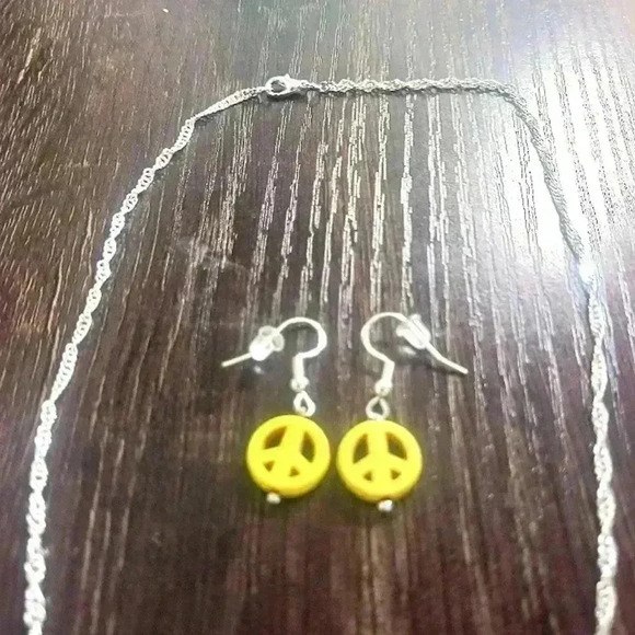Peace Necklace and Earrings set - Picture 4 of 8